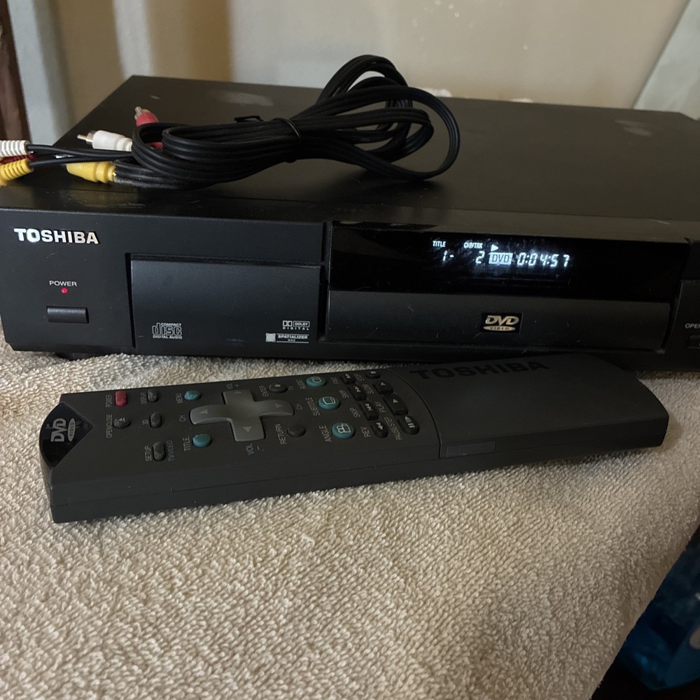 Toshiba DVD player model No. SD-2008U w/ AV Connection & Remote-Tested Works-EUC